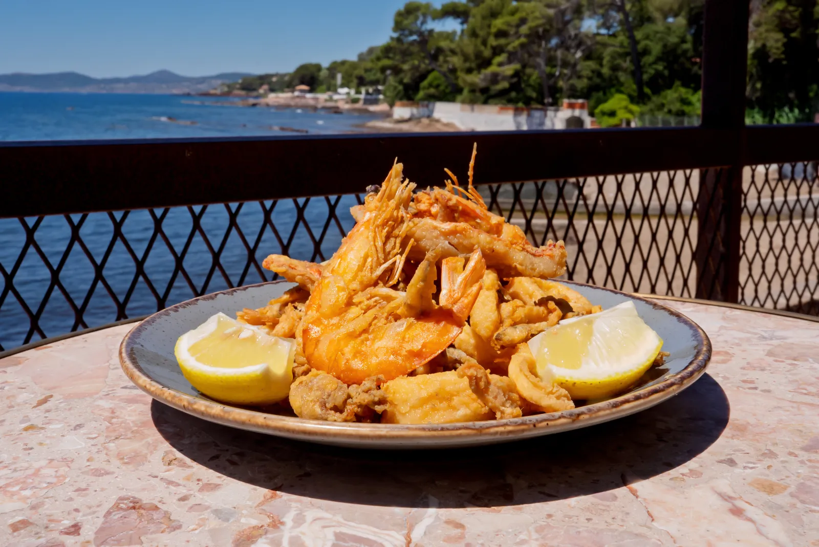 Friture de petits poissons et calamars du Bistrot Loudet, Saint-Raphaël