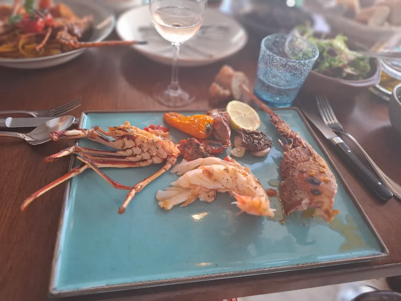 Langouste grillée de pêche locale au Bistrot Loudet, restaurant à Saint-Raphaël